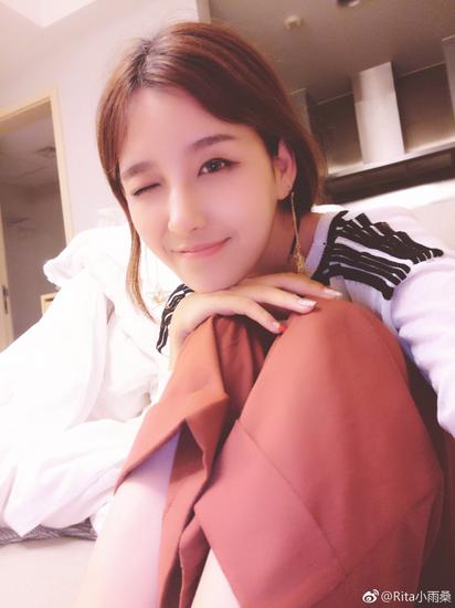 最美lol解说rita生活照!颜值高身材好