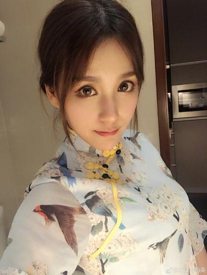 最美lol解说rita生活照!颜值高身材好