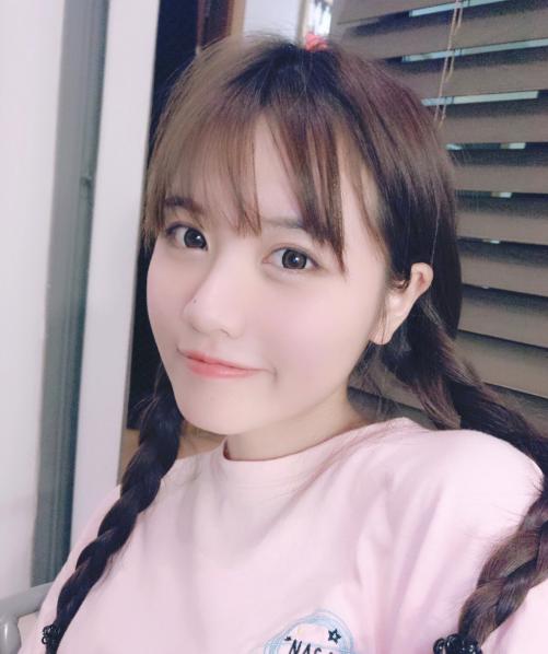 但这次事件之后,蛇哥不仅需要赔偿虎牙的2400万,更是在斗鱼那边可能也