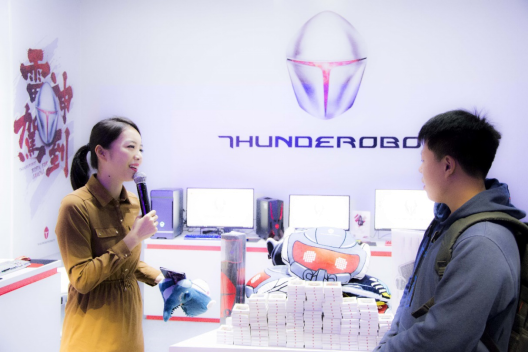 余霜讲解雷神展台游戏玩法