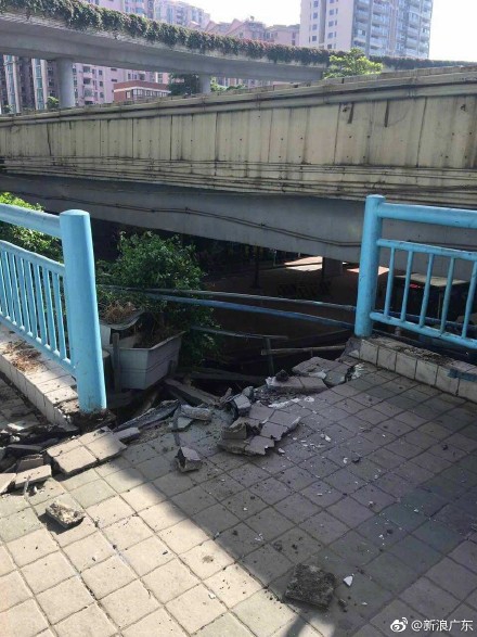 危险!广州一座人行天桥位移一米多 惊现桥洞_高清图集_新浪网