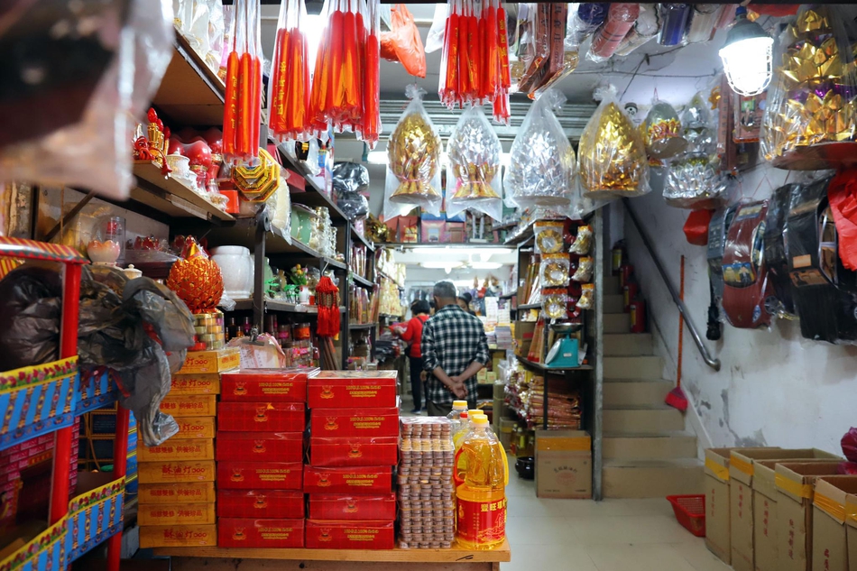 广州老字号香烛店 2代人一做就是十几年_高清图集_新浪网