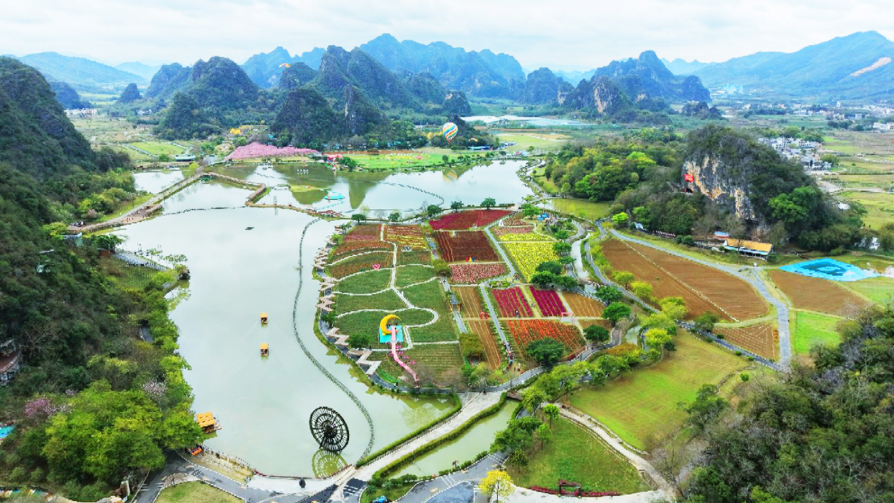 九龙峰林晓镇。通讯员供图