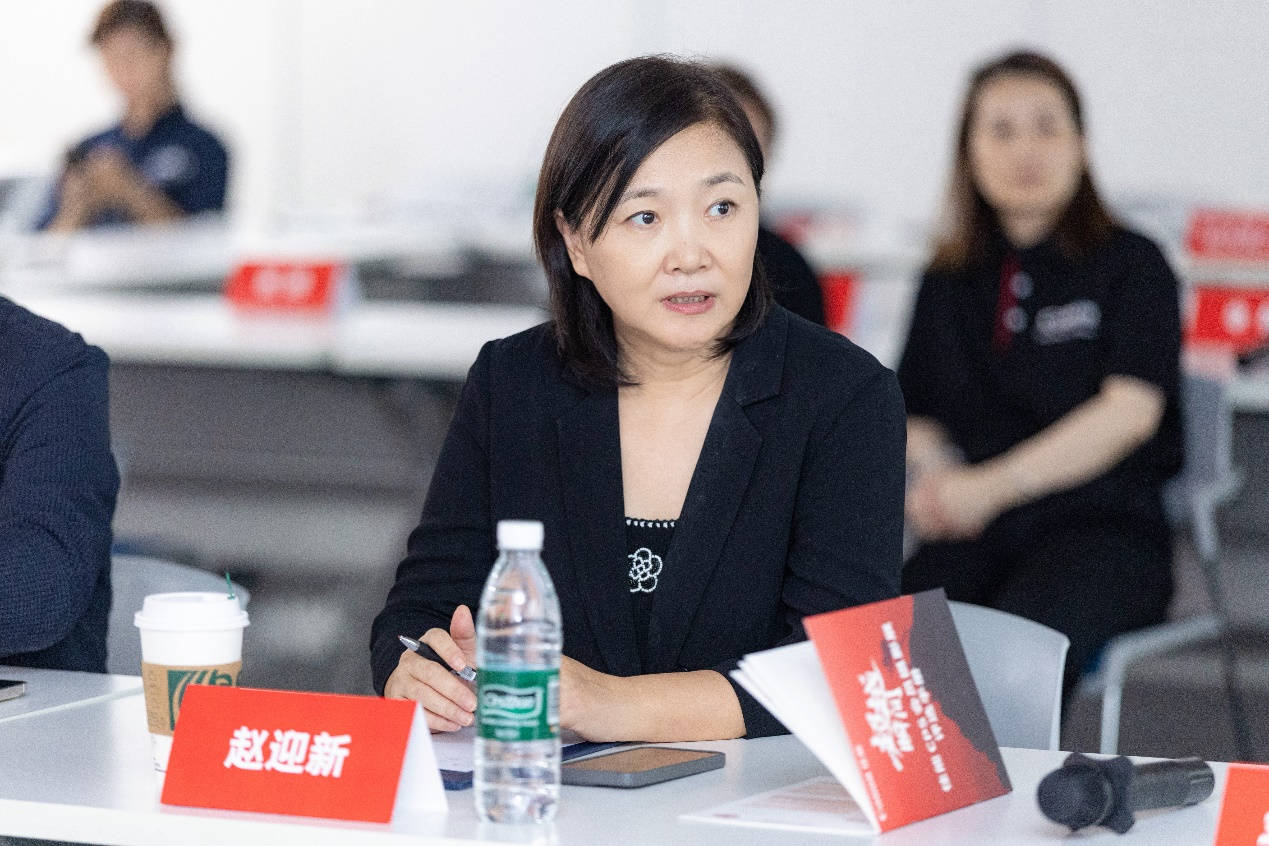 评委会主任:北京国际摄影周艺术总监、佳能CPS会员摄影展策展人赵迎新