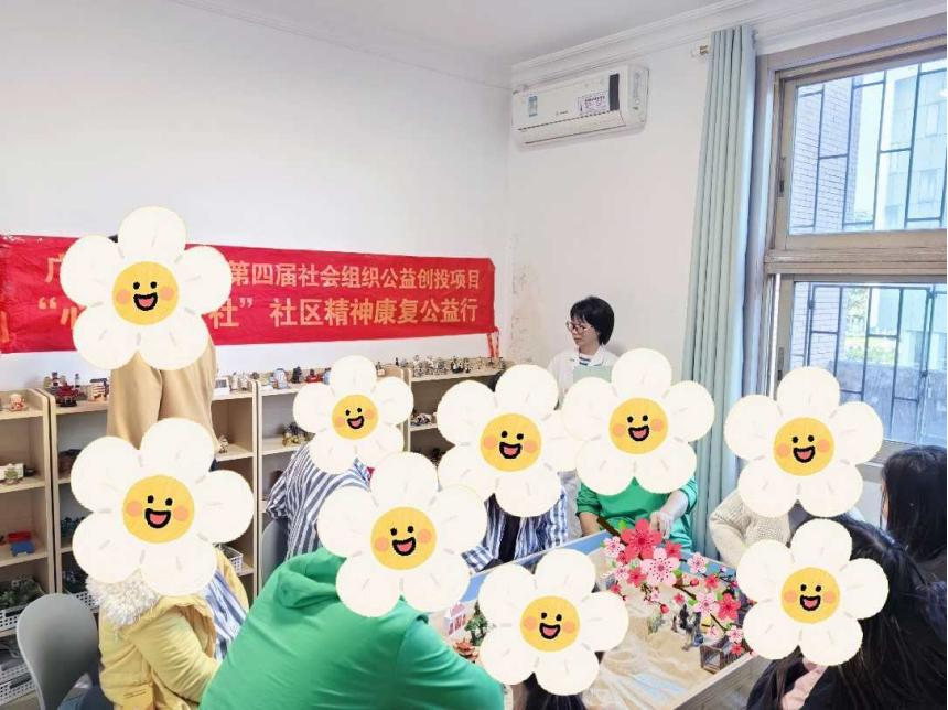 图丨带领者简俏连引导患者进行自我介绍