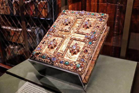 世界上最古老的雕版印刷乐谱,以及最早的木刻世界地图的唯一抄本