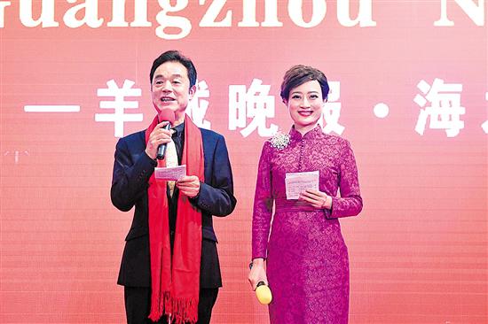 多位艺术家都是新年舞会的"老朋友" 主持人熊家源和邓楚晴