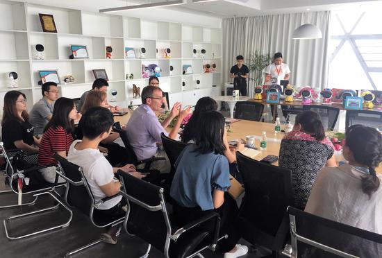 现场来宾提问互动