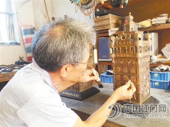 开平谭宇贤打造碉楼模型 尽力为传播碉楼文化