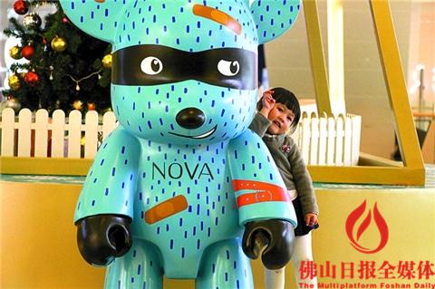 岭南天地开启系列圣诞活动香港潮熊qee亮相华南