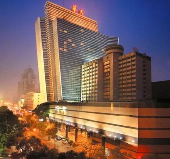 广州大厦推出"湘菜美食节" 迎来餐饮消费"热"潮