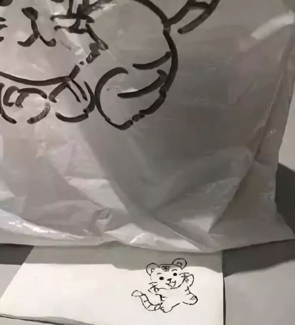 一头雾水的外卖小哥还真画了"小脑斧"