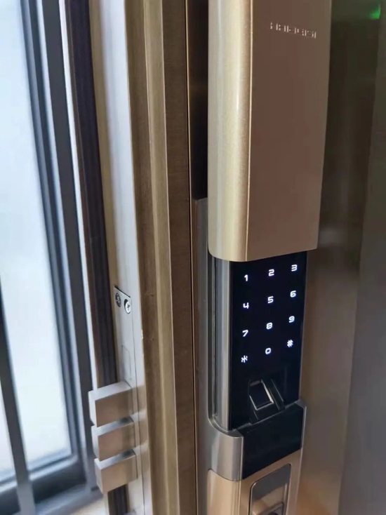 海贝斯指纹密码锁 实景图
