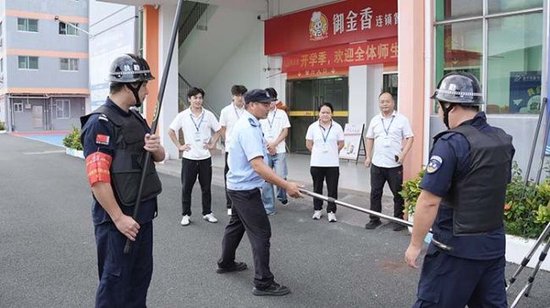 广州新华互联网科技职业技能学校开展防爆防暴专项演练培训