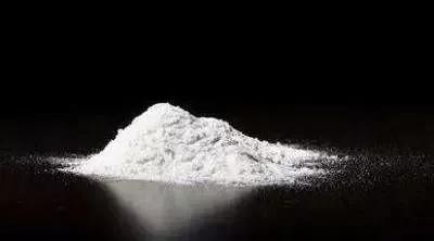 俗称:白粉,白面