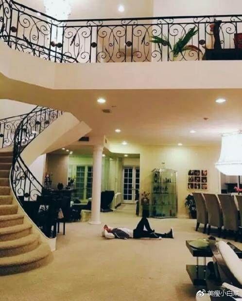 郑爽新房少女心爆棚 网友不买账:炫富