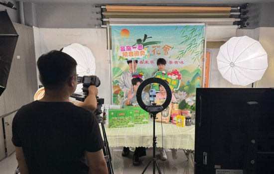 农产品直播团队助农直播