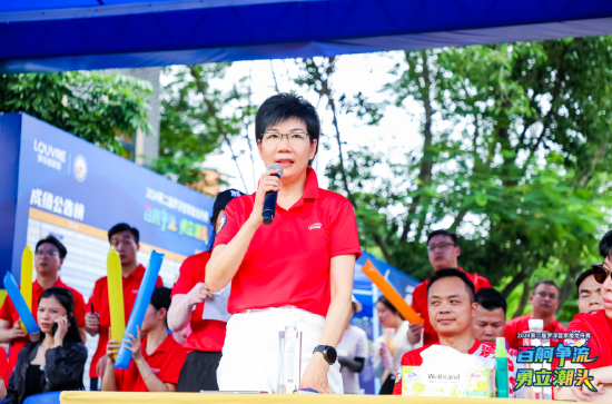 罗浮宫家居集团总裁陈桂芳发表活动致辞