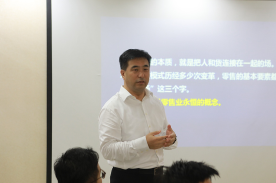 (华南大区总经理宋林林先生)