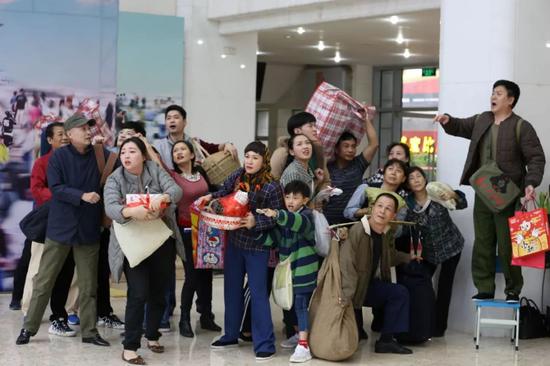 著名表演艺术家李卫东领衔主演,其主演阵容囊括了李仁义,禤智红,曲