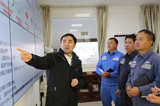 南方电网广东电网公司十大杰出青年刘尧闲不住的技术流