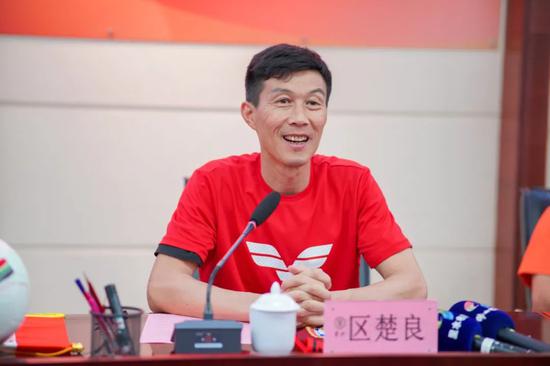 中国国家足球队教练区楚良亲临里水!助力里水镇打造足球强镇!