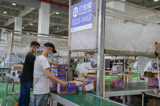 高捷航运物流有限公司南沙分公司的工作车间有序运转。