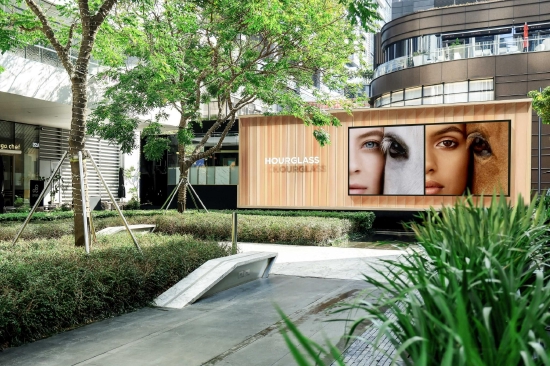 HOURGLASS首个线下活动「光合露台」快闪店