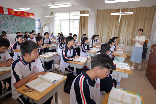 百所大湾区特色学校送教汕尾学校 共促教育高质量发展