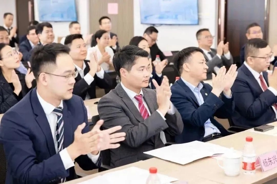 ▲表决选举第一届理事会会长、副会长、秘书长