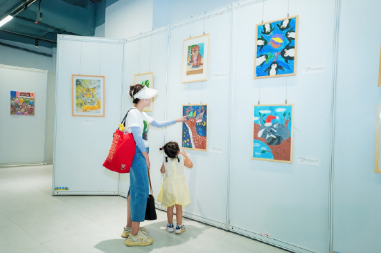 “童庆六一·以画筑梦”2026年社会组织关爱儿童主题画展开幕