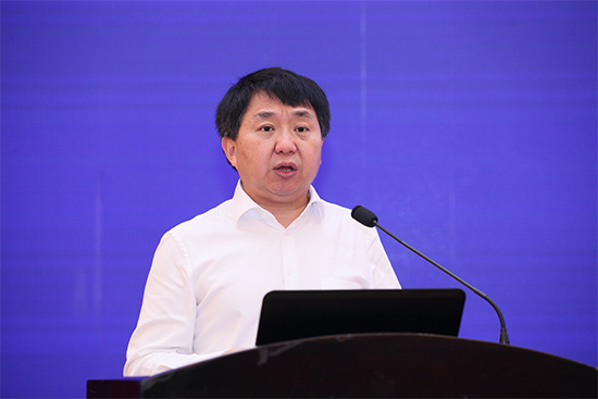 工业和信息化部党组成员,副部长罗文