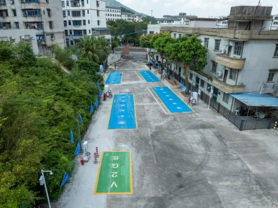 9月30日，广州花都梯面大道重卡公共充电站正式建成投运（广州供电局 供图）