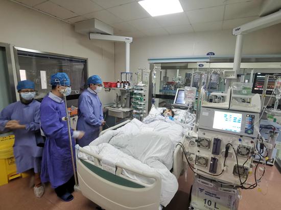 蒋女士在icu病房中