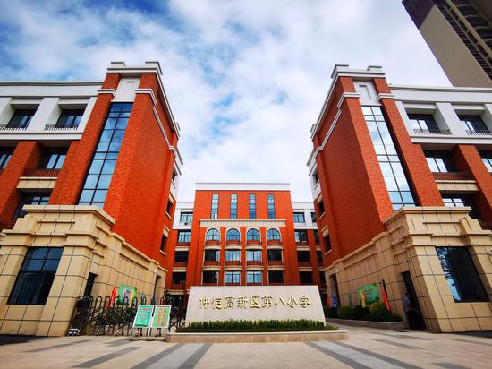 楼,与隆生仲恺花园的建筑风格既一脉相承,又带有学校特有的书香之气