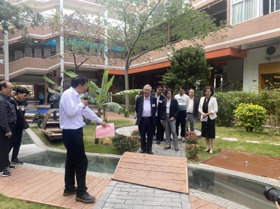 澳门乡亲参观国学公园水系列