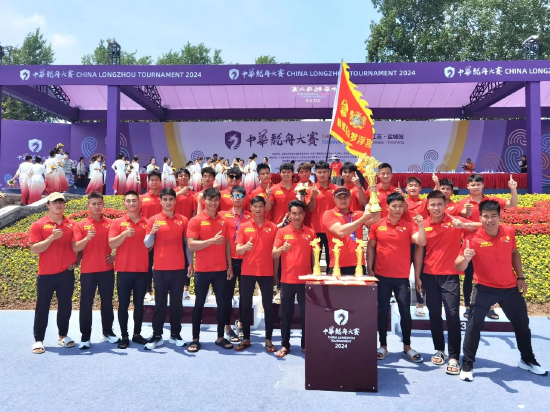 顺德乐从罗浮宫龙舟队成员