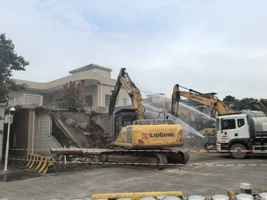 桂洲大道西延线工程清拆现场