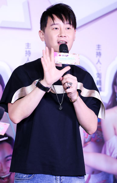 而除了《超级辣妈》节目主持人黄泽榆,李跃,伍时杰,赖文娟,suki担任