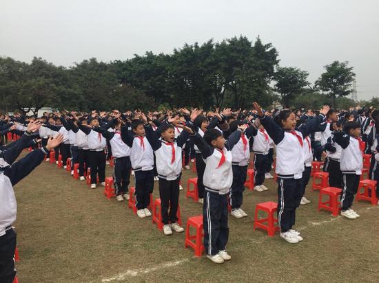 顺德聚胜小学德馨文学社举行三牌揭幕仪式