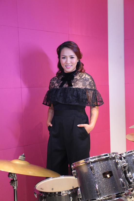 恩瀚音乐中心校长黎瑞恩小姐