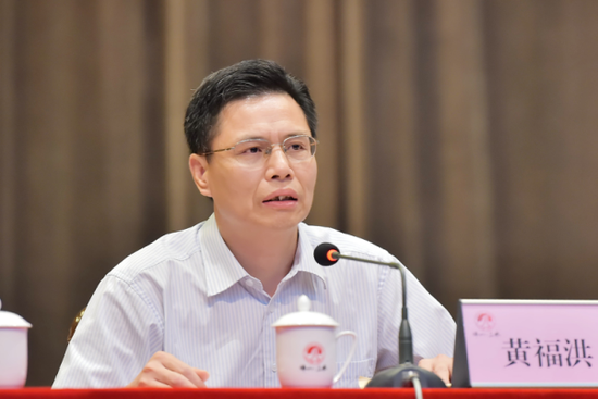 区委书记黄福洪