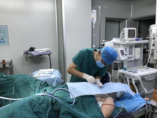 手术紧张进行中