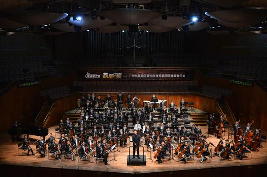 耳熟能详的名作《荒野七侠》,让现场的观众朋友们听后无不