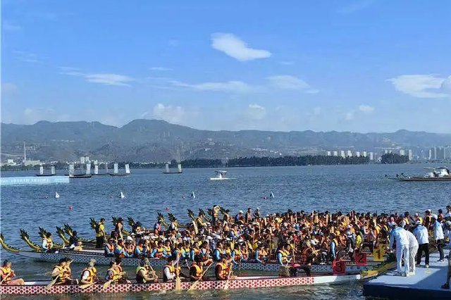 佛山两个龙舟队拿下世锦赛大满贯