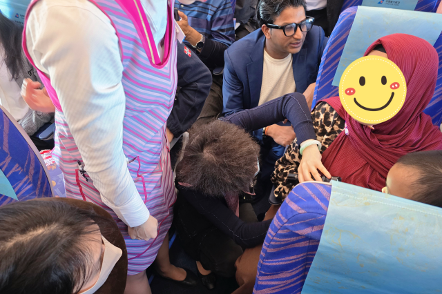 佛山禅医医护人员飞机上施救