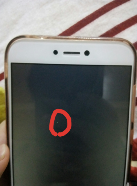 消费者提供的小米手机坏点图