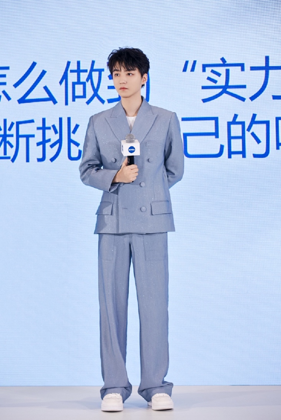 妮维雅身体护肤代言人王俊凯