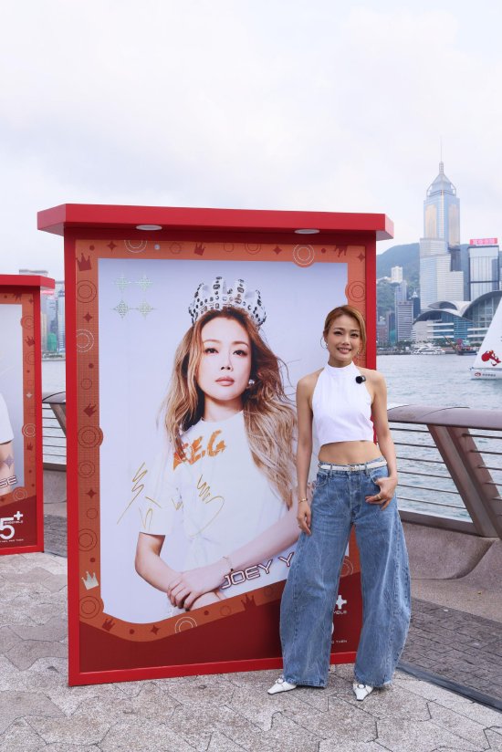 　　祖儿认为星光大道是港娱乐产业的辉煌象征，沿路有好多自己十分敬重的演艺前辈，相信没有另外一个地方更加适合做 25+限定展。