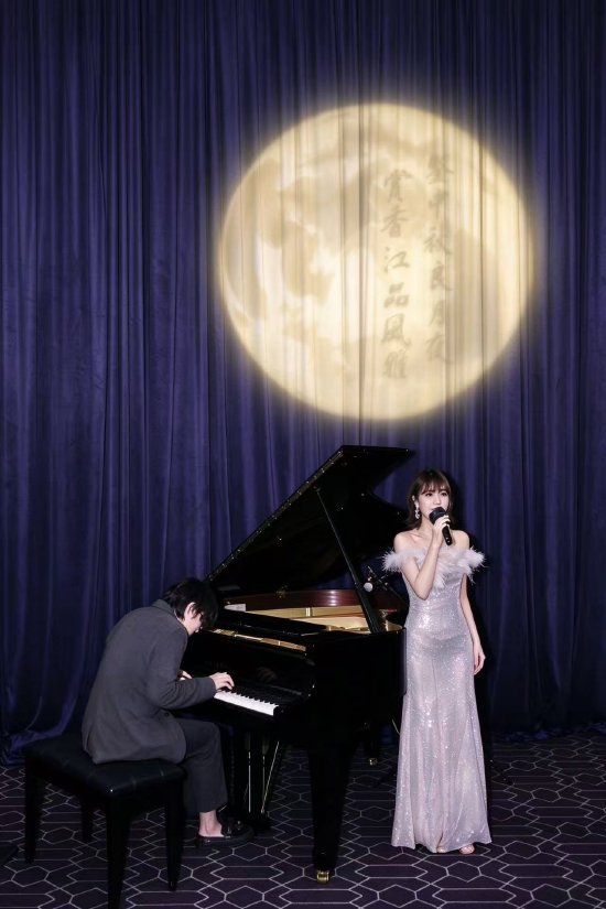 月圆中秋《月亮代表我的心》歌曲表演